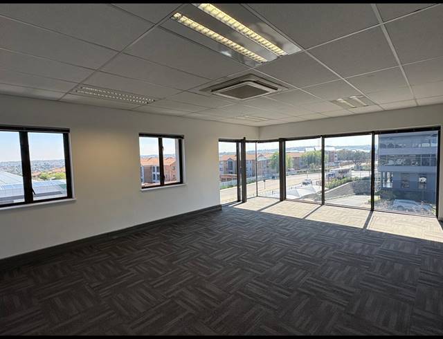 442M² OFFICE TO LET IN VORNA VALLEY